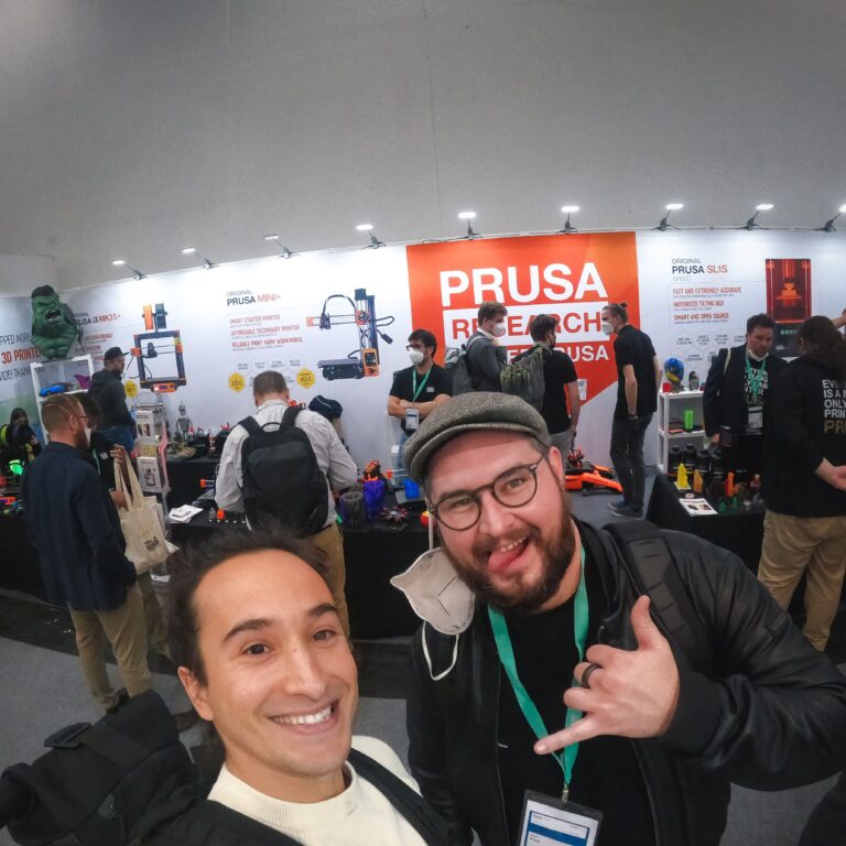 Jaime Matos from Evolt taking a selfie with Josef Prusa